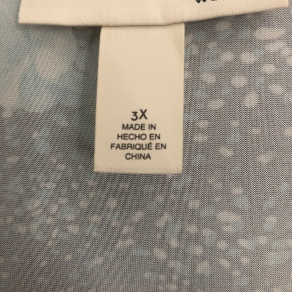 Women’s Floral Top - Picture 3 of 4